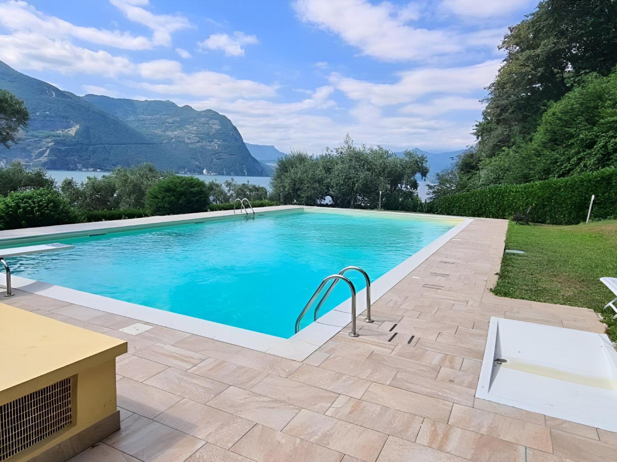 Casa Pg - Appartamento Vista Lago Монте-Ізола Екстер'єр фото
